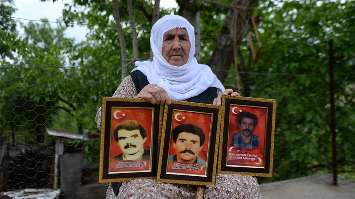 Üç Evladını Teröre Kurban Veren Şehit Annesinin Buruk Anneler Günü