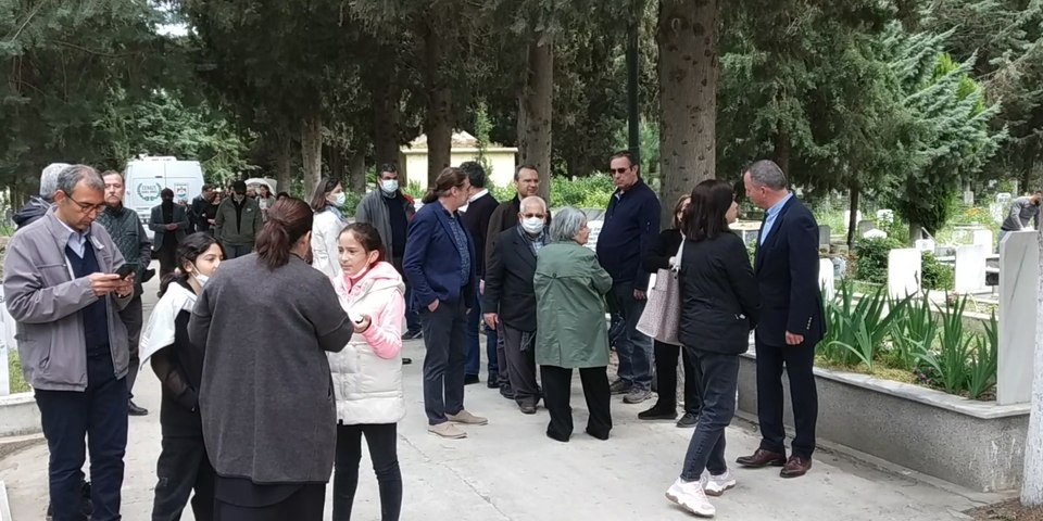 Hukukçu Rona Aybay toprağa verildi