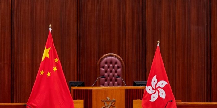 Hong Kong'da Baş Yönetici Seçilen Lee, Pekin Çizgisinde Polis Kökenli Bir Siyasetçi