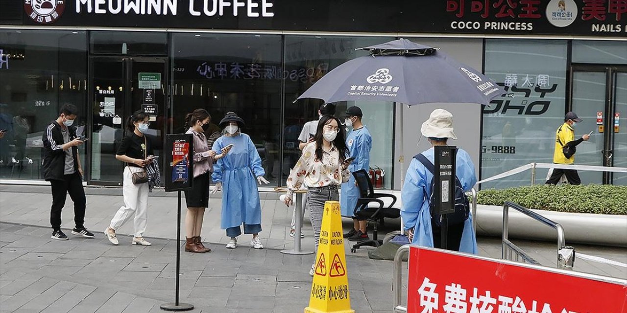 Çin'de Son 24 Saatte 4 Bin 333, Hong Kong'da 266 Kovid-19 Vakası Tespit Edildi