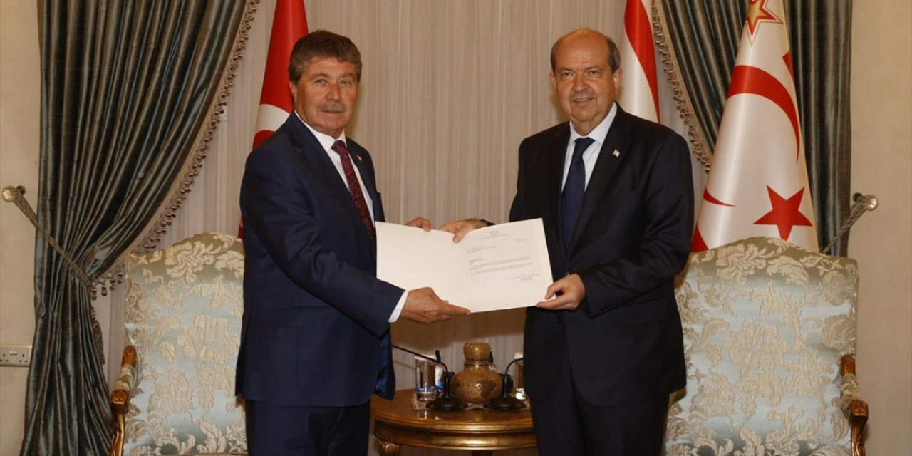 KKTC Cumhurbaşkanı Tatar, Hükümeti Kurma Görevini İçişleri Bakanı Üstel'e Verdi