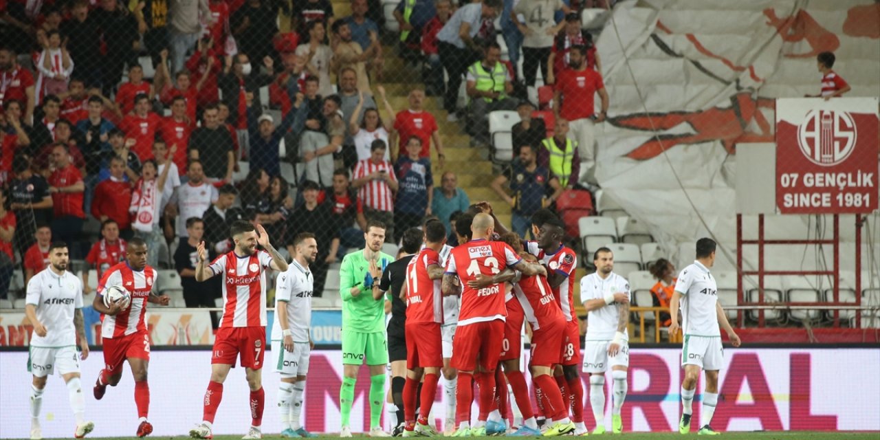 Antalyaspor 3 Puanı 3 Golle Aldı