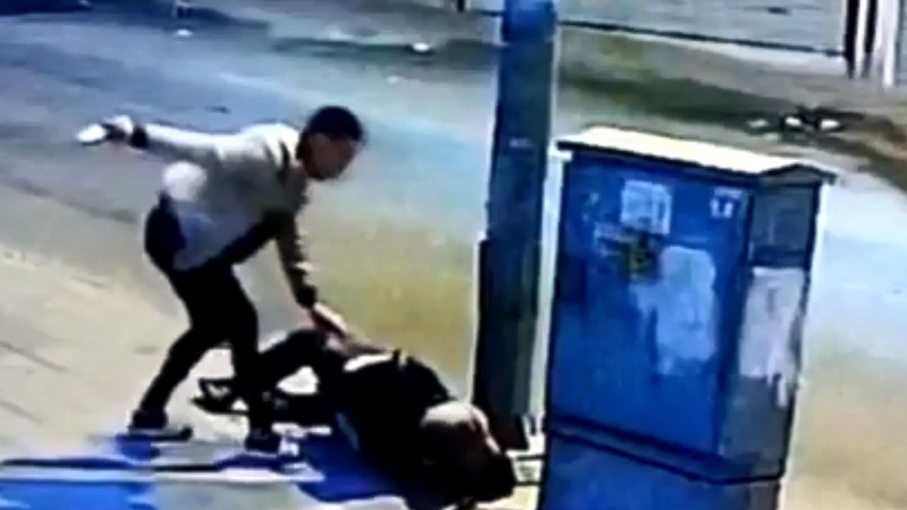 Defalarca bıçaklayıp kafasını ezdi: O cani serbest kaldı