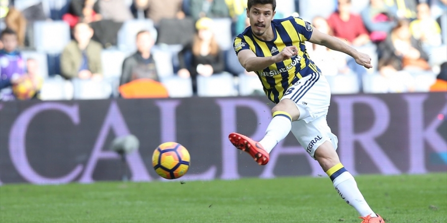 Salih Uçan Fenerbahçe'ye Veda Etti