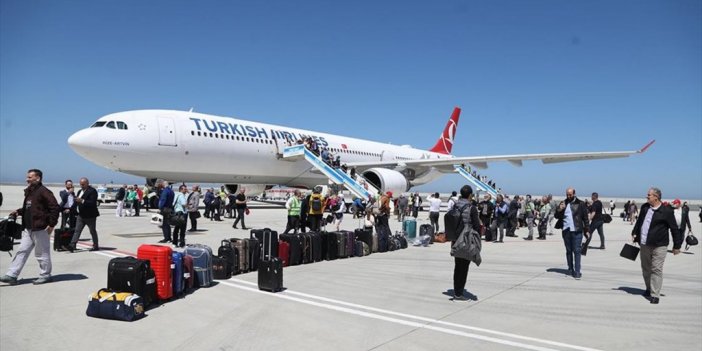 Rize-Artvin Havalimanı'na "rize-artvin" İsimli İlk Yolcu Uçağı İniş Yaptı