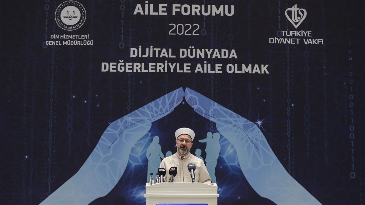Diyanet İşleri Başkanı Erbaş: Çağın Gerçekliklerine Bigane Kalma Gibi Bir Lüksümüz Olamaz