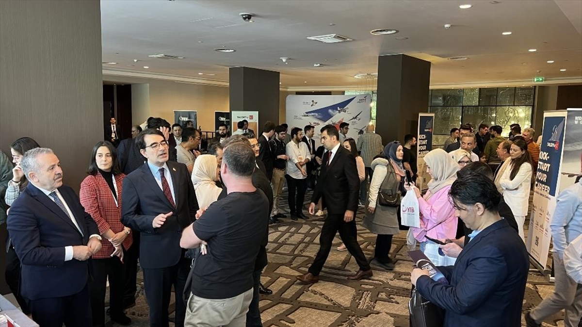 Hollanda'da 'talent For Bız' Kariyer Fuarı Düzenlendi