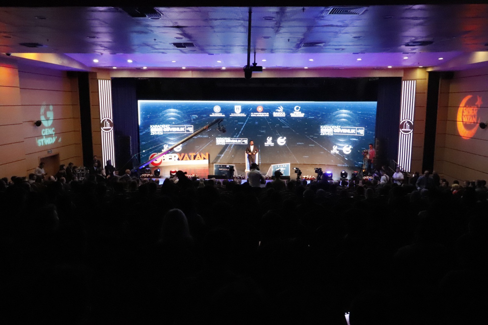 Bartın Üniversitesi'nde 'Karadeniz Siber Güvenlik Zirvesi' başladı!