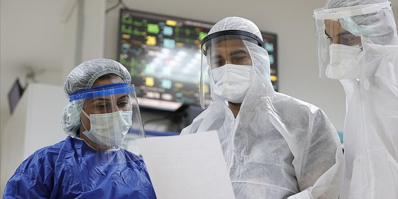 Türkiye'de 1154 Kişinin Kovid-19 Testi Pozitif Çıktı, 10 Kişi Hayatını Kaybetti