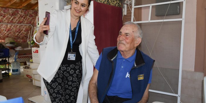 KUŞADASI BELEDİYESİ’NDEN 80’İNCİ YAŞ SÜRPRİZİ