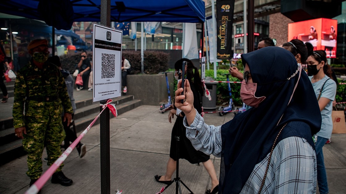 Malezya'da Kovid-19 Vaka Sayıları Bir Haftada Yaklaşık Yüzde 120 Arttı