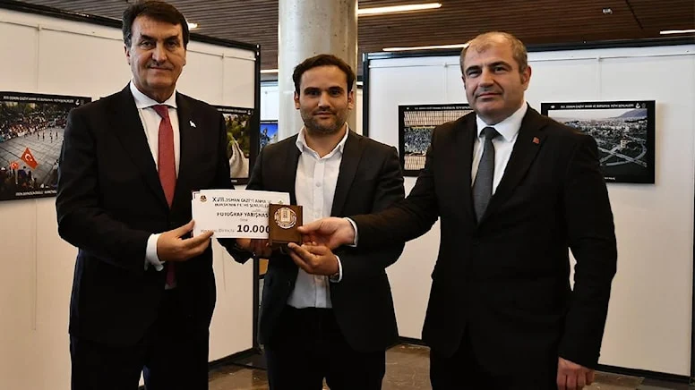 AKP’li belediye kendi kendine ödül verdi