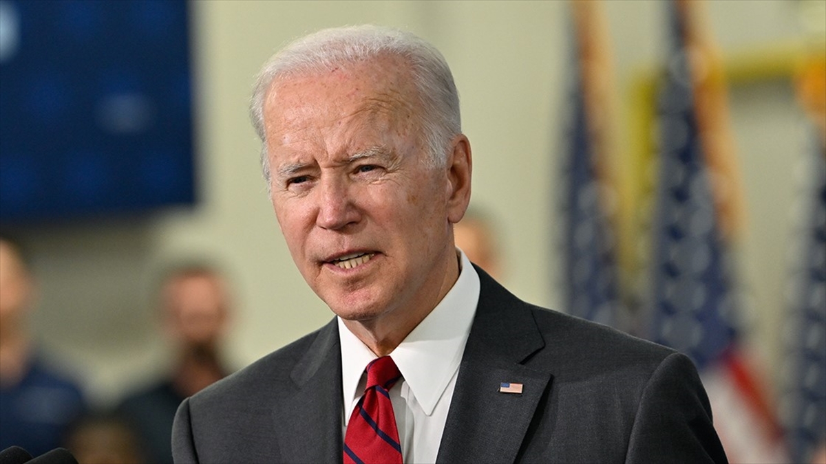 Biden, Buffalo'daki Irkçı Saldırıyı 'iç Terör' Olarak Niteledi