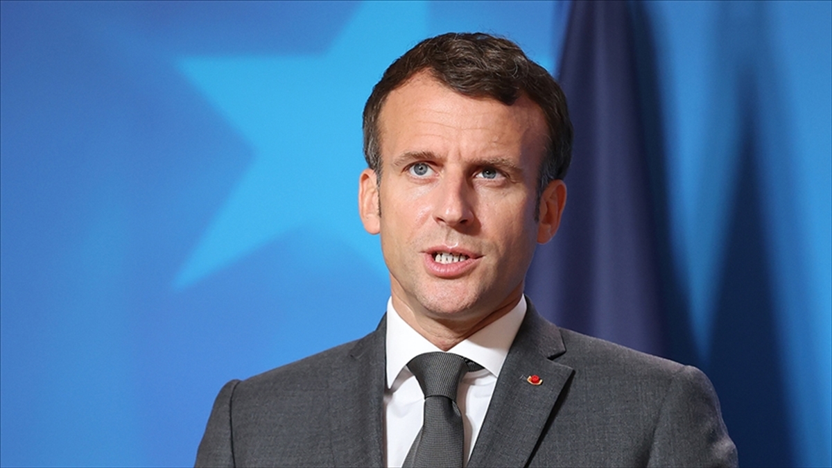 Macron, soruşturulmasını istedi! Okullarda dini kıyafetler...