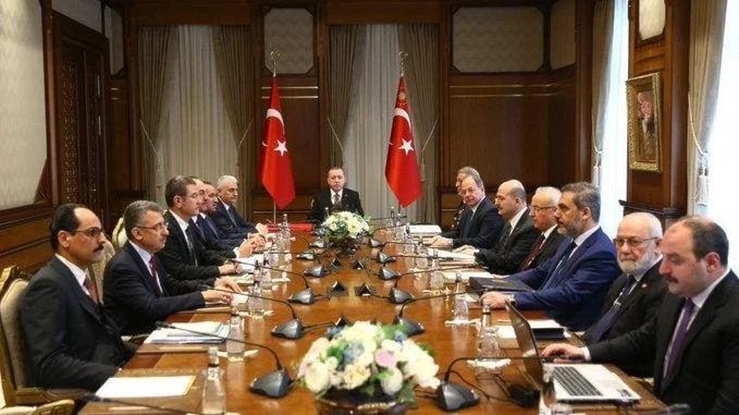 “Alakam yok” diyen Erdoğan’a fotoğraflı yanıt