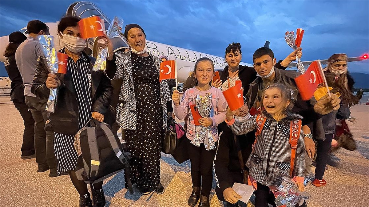 Ukrayna'dan Tahliye Edilen Ahıska Türkleri Elazığ'a Geldi