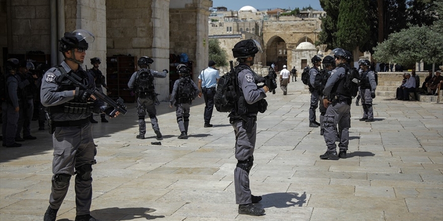 Fanatik Yahudilerden Mescid-i Aksa'ya Baskın