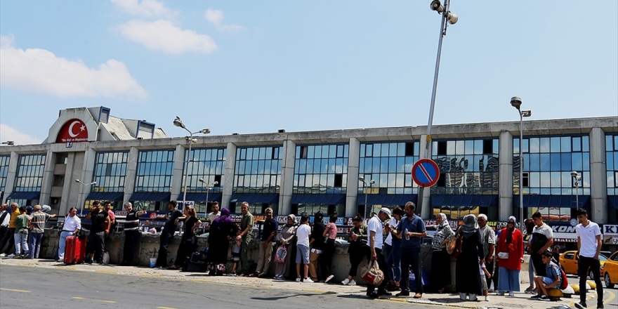 15 Temmuz Demokrasi Otogarı'nda Yoğunluk