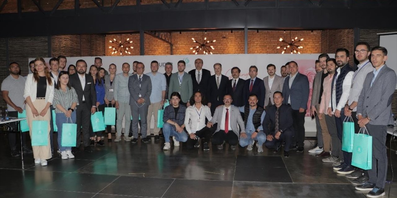 Kosova'da 'Gençlerin Gözünden Daha Adil Bir Dünya Mümkün' Çalıştayı Yapıldı