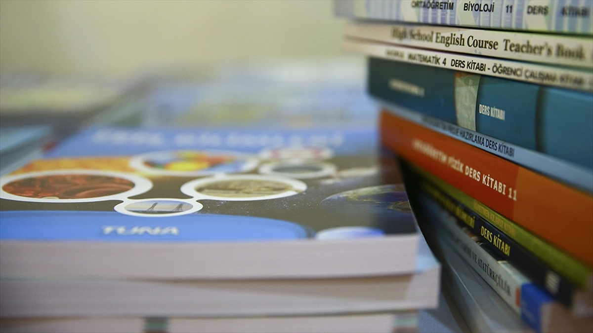 Yeni Öğretim Yılında Yardımcı Kaynaklar Öğrencilerin Sıralarında Olacak
