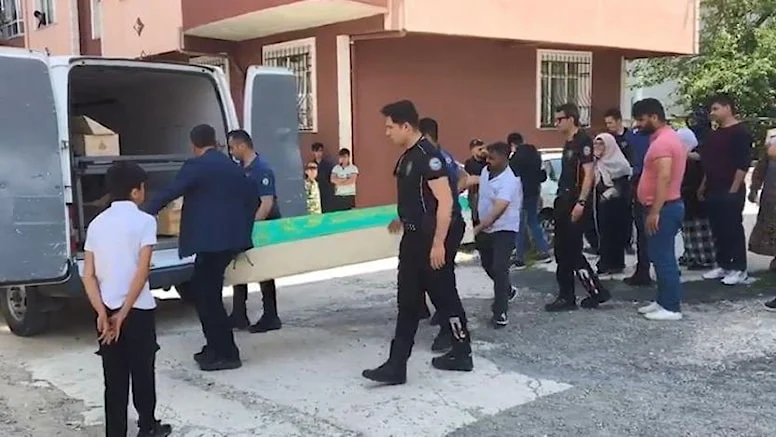 Vahşet! 6 yaşındaki kızını bıçaklayarak öldürdü