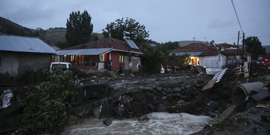 Başkentte Kuvvetli Sağanak Yağış: 2 Ölü