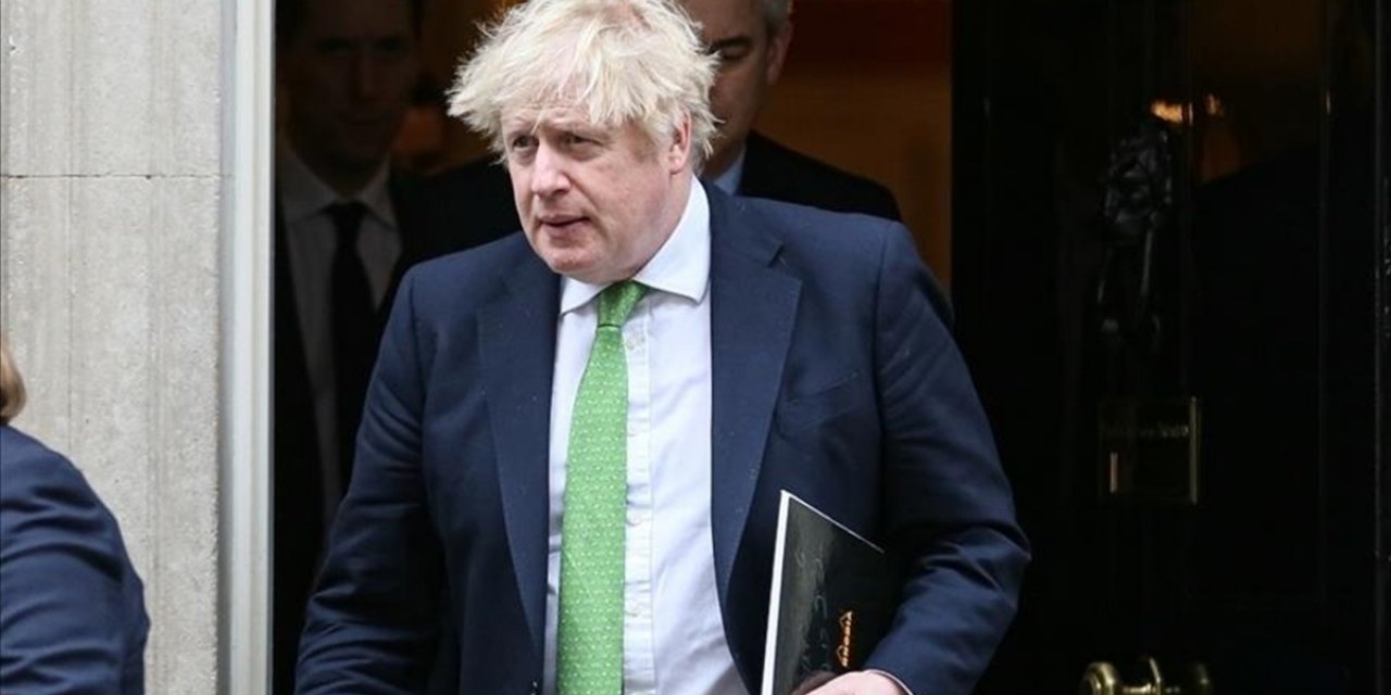 İngiltere'de Başbakan'ın Salgına Rağmen Katıldığı Partiden Fotoğraf Basına Sızdı