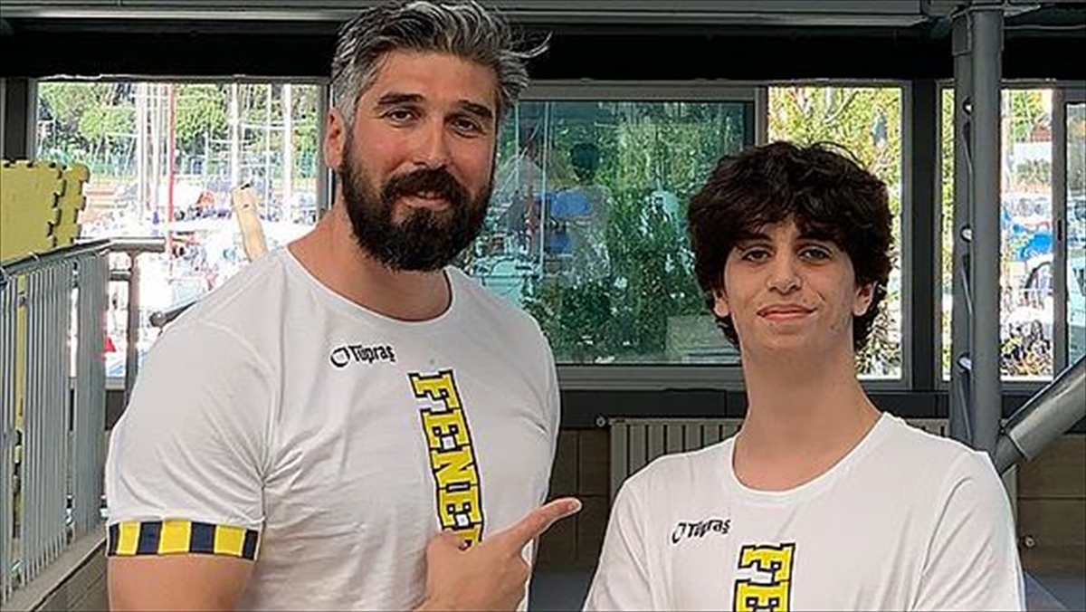 Fenerbahçeli Genç Yüzücü, 34 Yıllık Türkiye Rekorunu Kırdı