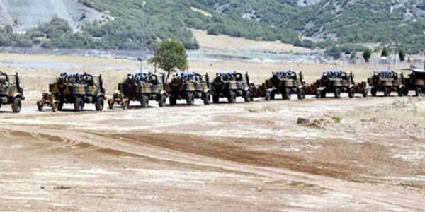 Sınırda askeri hareketlilik
