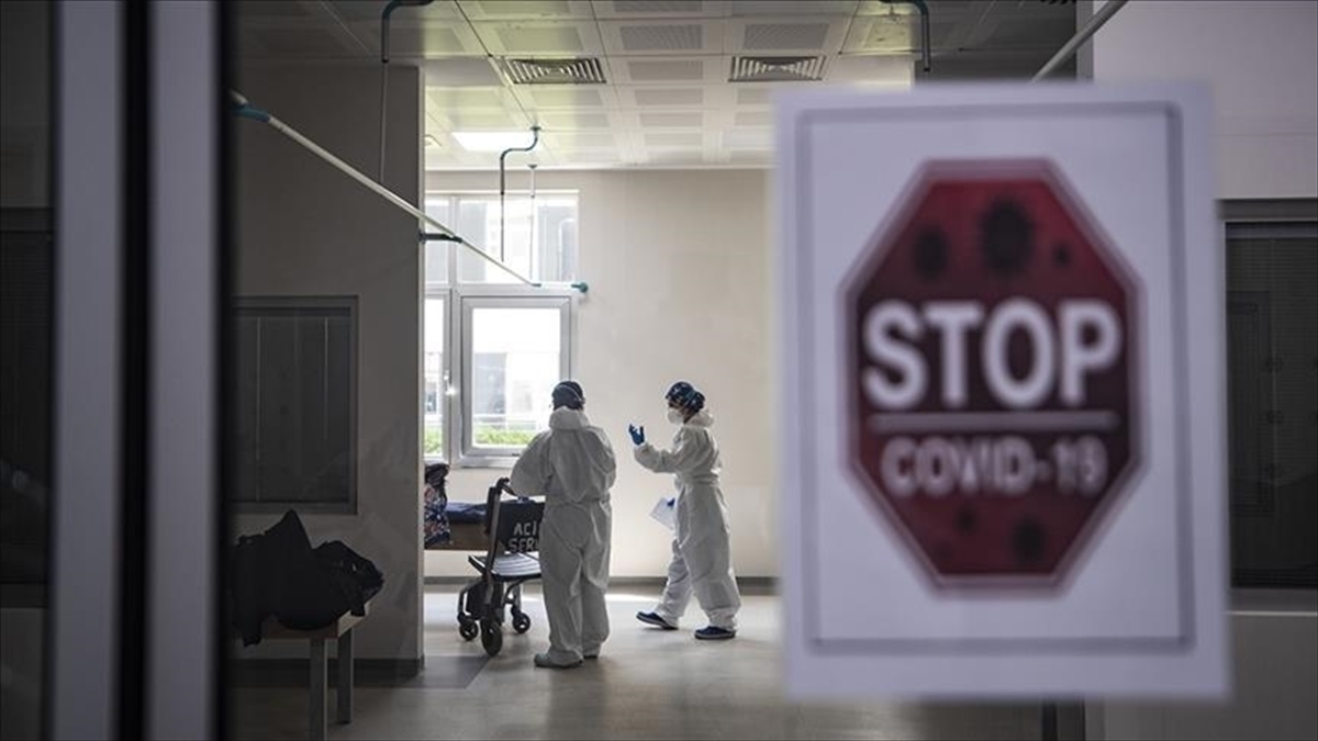 Türkiye'de 1304 Kişinin Kovid-19 Testi Pozitif Çıktı, 6 Kişi Hayatını Kaybetti