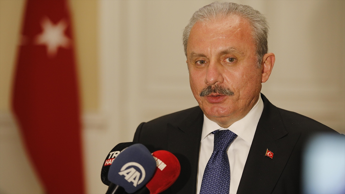 TBMM Başkanı Şentop: Cumhurbaşkanımız 'kaçmak' Fiiliyle Yan Yana Konulabilecek Ülkedeki Son Kişi