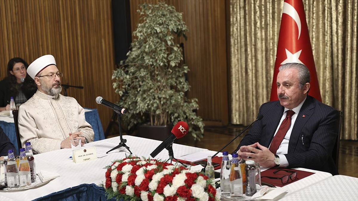 TBMM Başkanı Mustafa Şentop, ABD Ve Kanadalı Müslüman Kanaat Önderlerini Kabul Etti