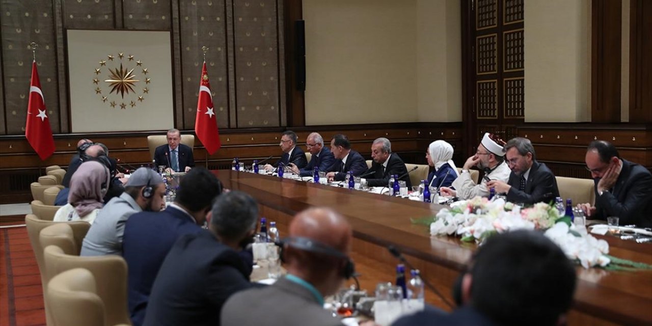 Cumhurbaşkanı Erdoğan, ABD Ve Kanadalı Müslüman Kanaat Önderlerini Kabul Etti