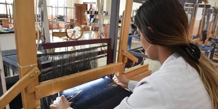 Şırnak'ta Üretilen Şal Şapik Kumaşı Yurt Dışından Da Talep Görüyor