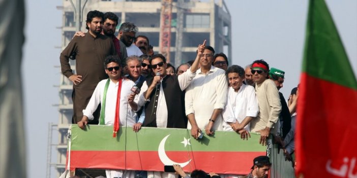 Eski Pakistan Başbakan Han, Şiddeti Önlemek İçin İslamabad Yürüyüşünü İptal Ettiğini Savundu