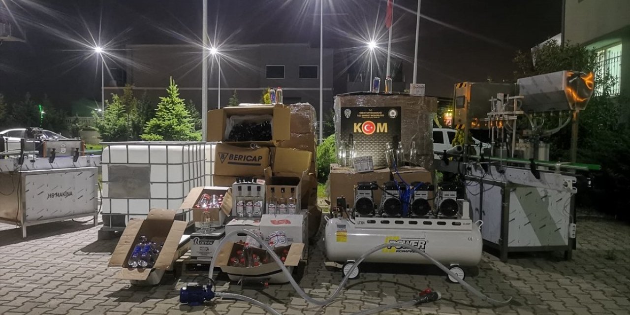 Kocaeli'de 1.4 ton etil alkol ele geçirildi