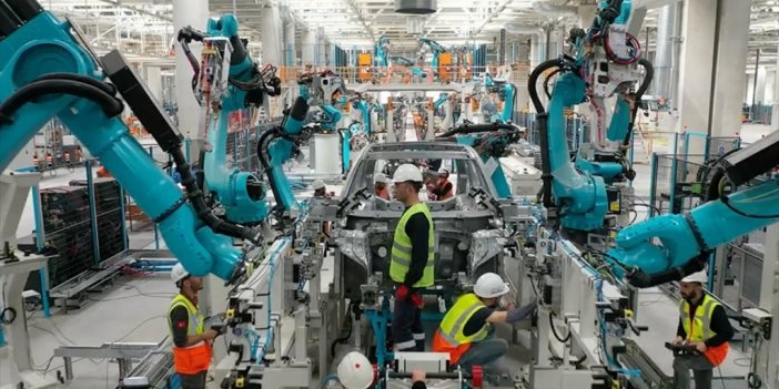 Togg'un İlk C-suv Gövdesi Gemlik Tesislerindeki Robot Hatlarda Üretildi