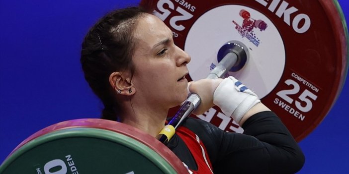 Şaziye Erdoğan, Avrupa Halter Şampiyonası'nda 3 Altın Madalya Kazandı