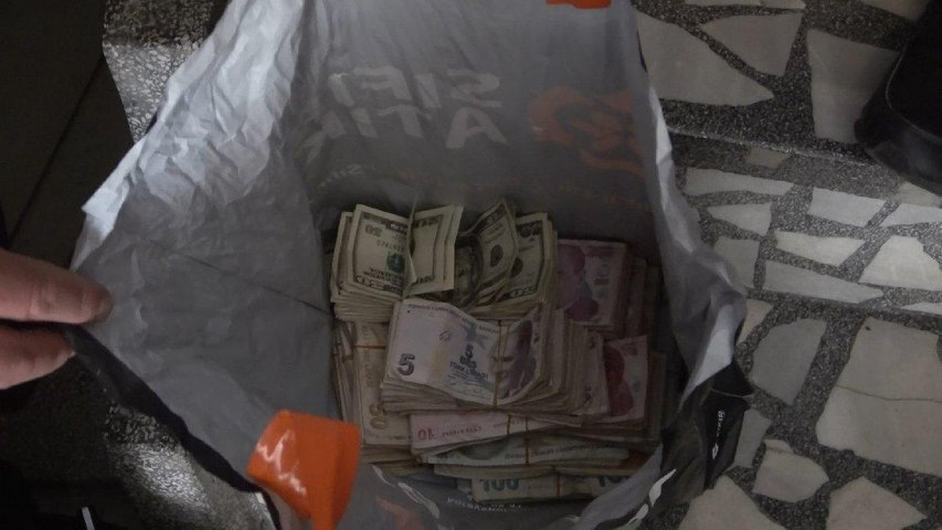 Çöp evden servet çıktı