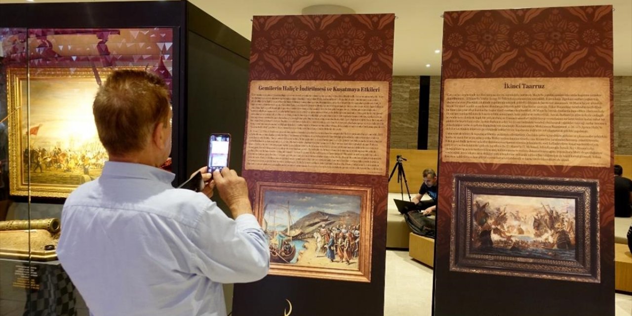 'Fetih İstanbul Sergisi' AKM'de Açıldı