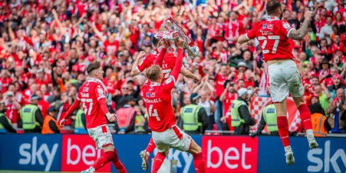 Efsane Kulüp 23 Yıl Sonra Yeniden Premier Lig'de