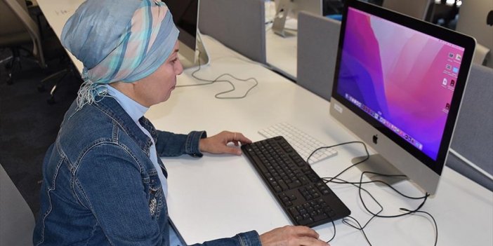 59 Yaşındaki Yüksek Lisans Öğrencisi Azmiyle Gençlere Örnek Oluyor