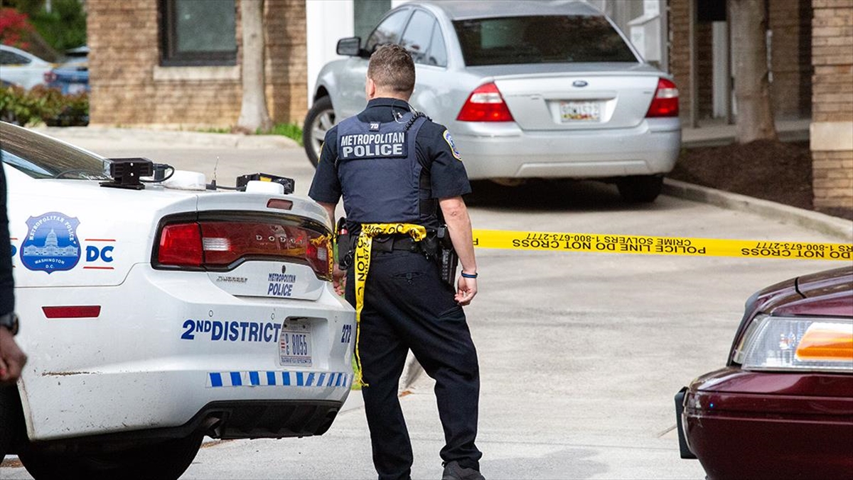 ABD'de Hafta Sonunda Kitlesel Silahlı Saldırılarda 8 Kişi Öldü 55 Kişi Yaralandı