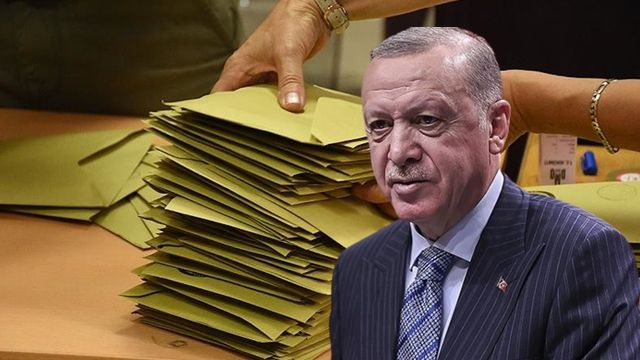 Son anket sonucu bir devrin sonu! AKP ne yapsa olmuyor...