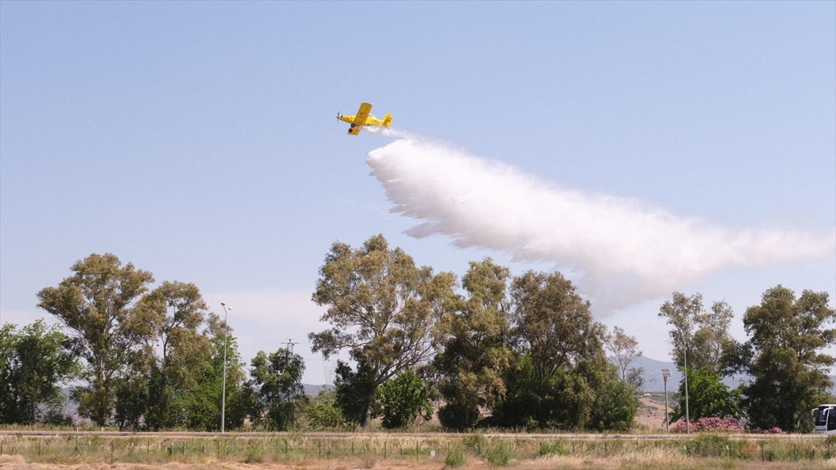 İzmir'de 2 Yangın Söndürme Uçağı Göreve Başladı