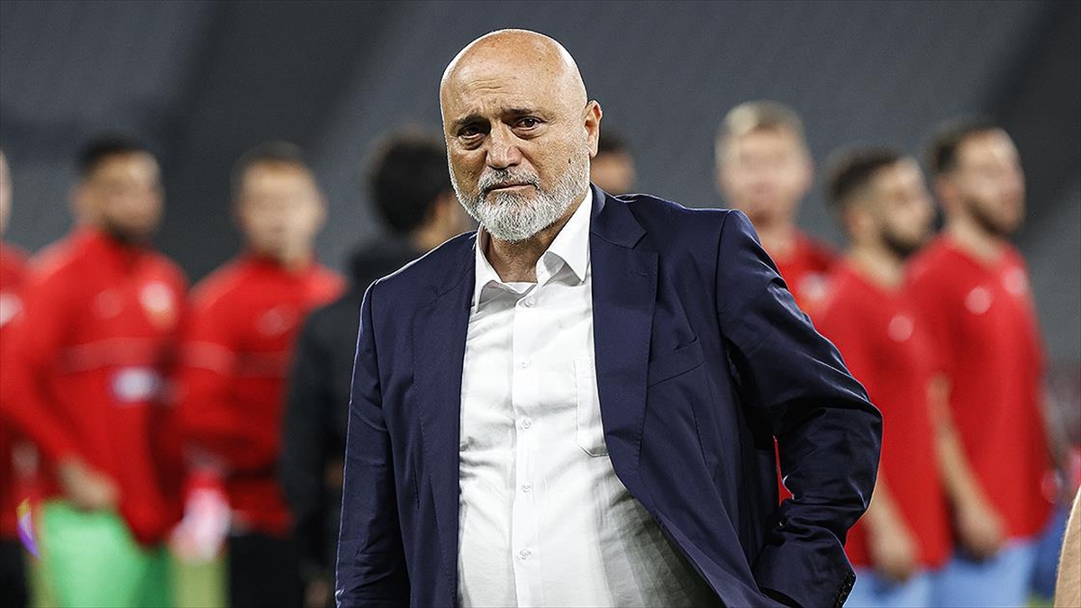 Kayserispor, Sözleşmesi Sona Eren Hikmet Karaman İle Yollarını Ayırdı