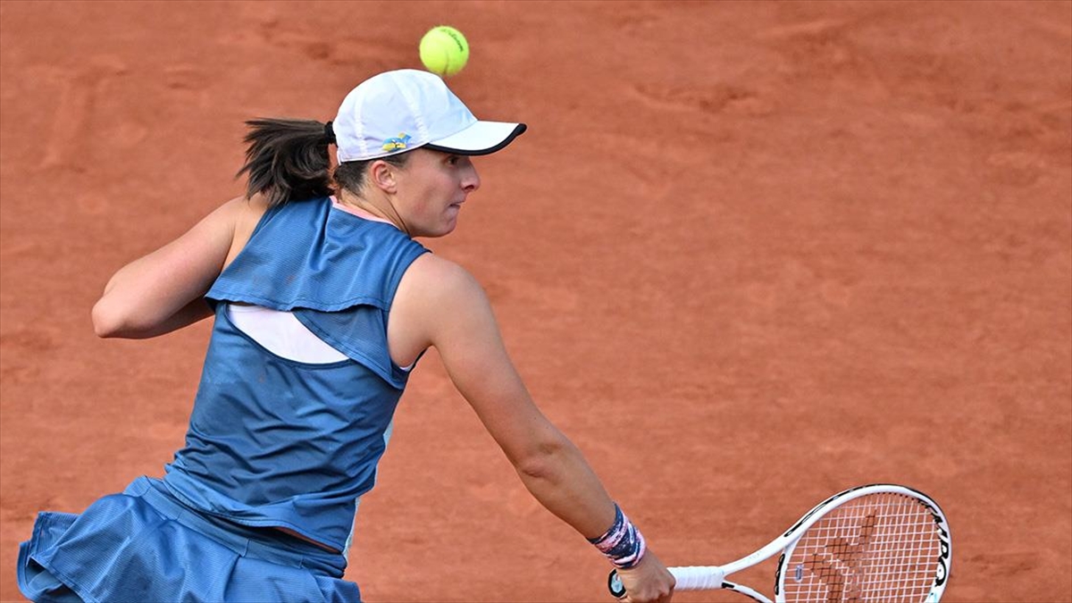 Dünya 1 Numarası Swiatek, Fransa Açık'ta Son 4'e Kaldı