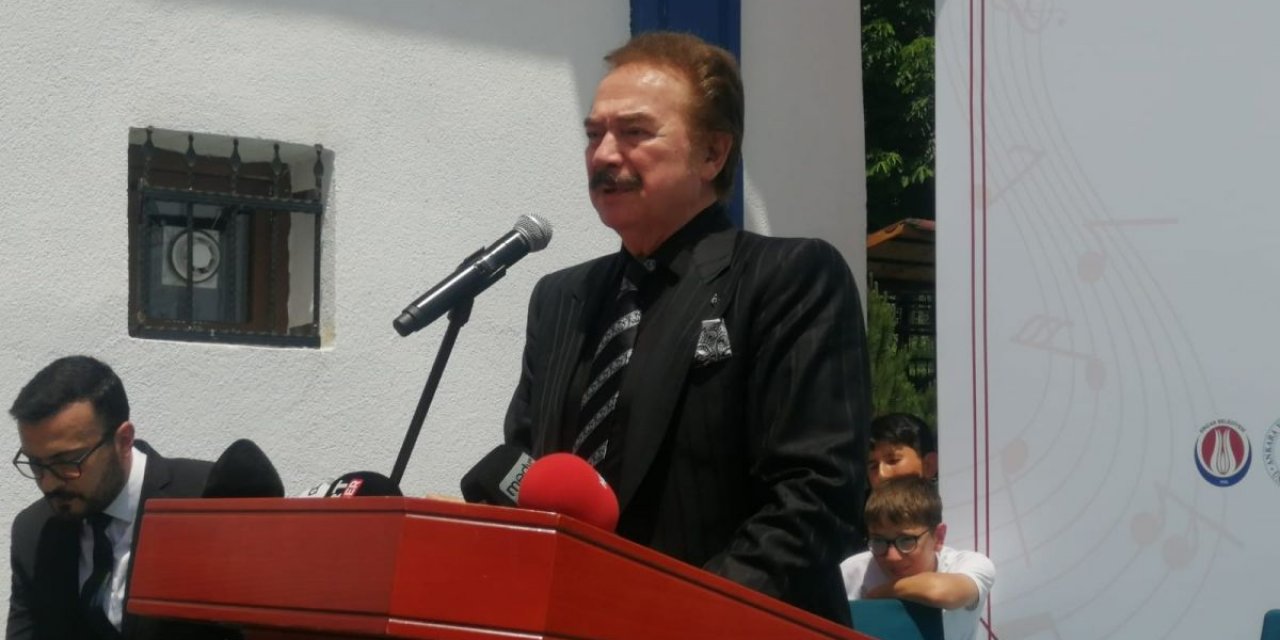 Orhan Gencebay'a yoğun ilgi