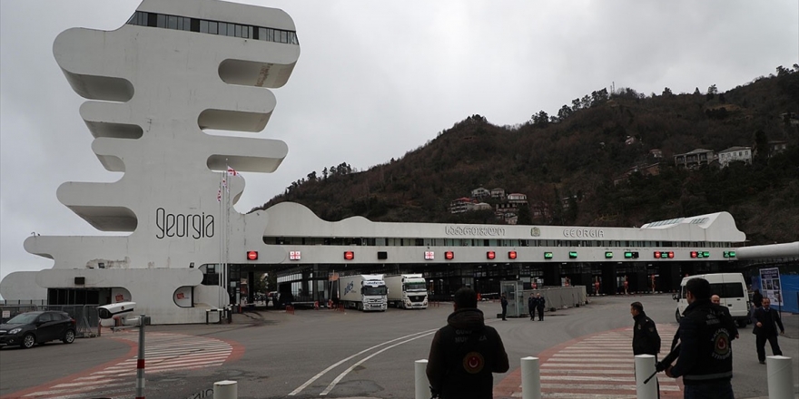 Bayram Tatilinde Sarp'tan 231 Bin Yolcu Geçti