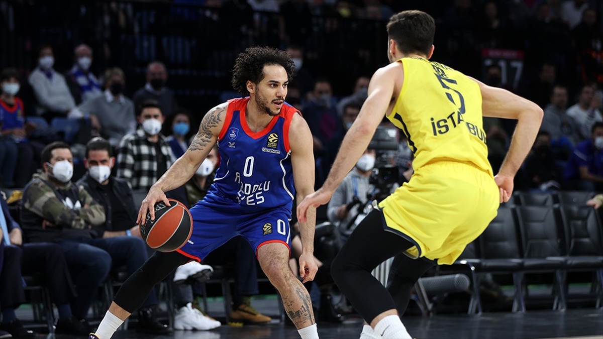 Anadolu Efes İle Fenerbahçe Beko, 8. Kez Play-off Finalinde Karşılaşacak